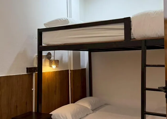 Taladnoi Paint House Hostal Bangkok