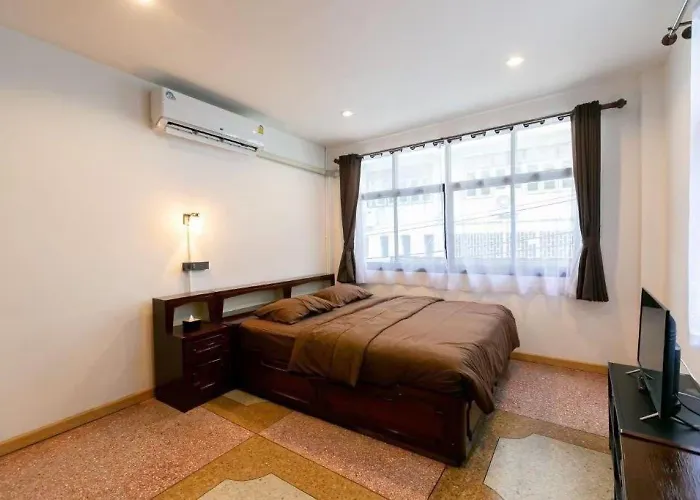 Hostal Taladnoi Paint House Bangkok