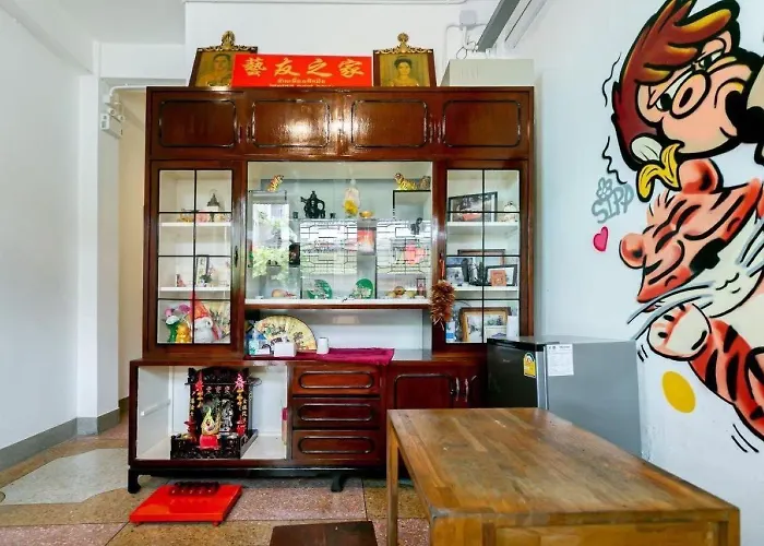 Taladnoi Paint House Hostal *