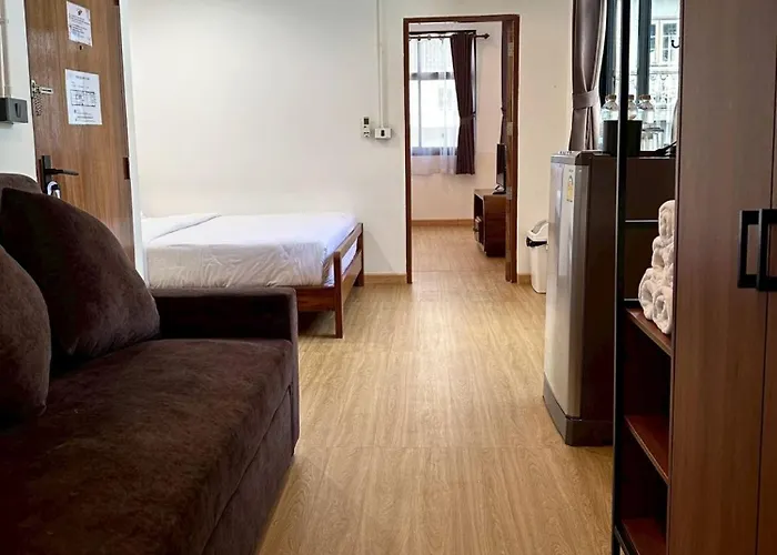 Hostal Taladnoi Paint House Bangkok