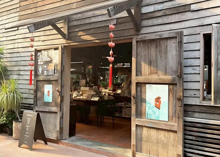 Taladnoi Paint House Bangkok